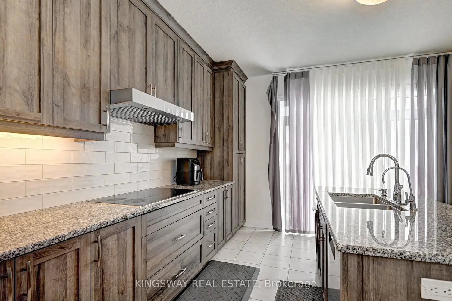 Additional image 5 of 520 Nathalie Crescent