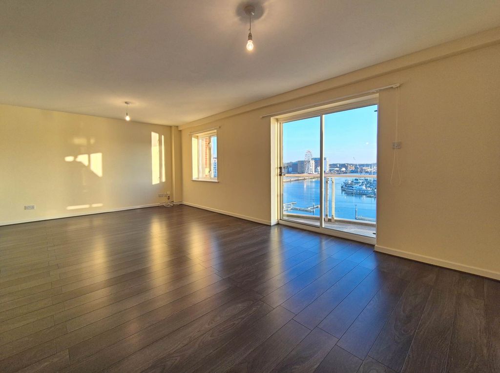 Additional image 3 of 4 bed penthouse for saleNeptune Square, Ipswich IP4