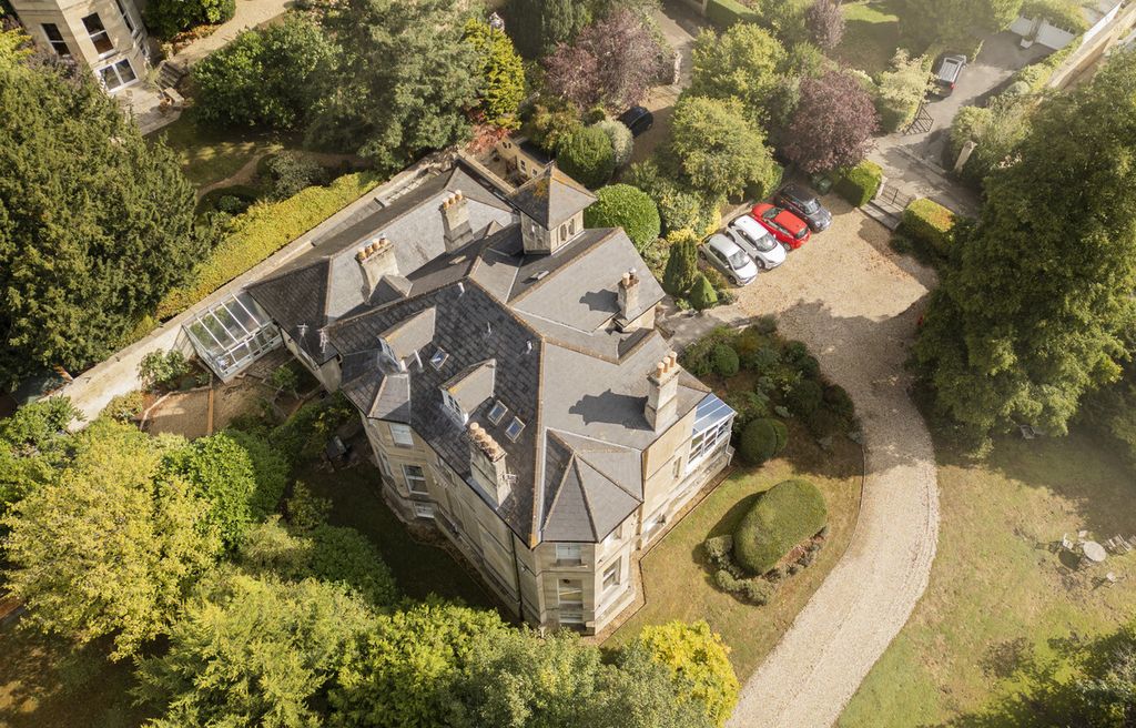 Additional image 2 of 2 bed flat for salePark Gardens, Bath BA1