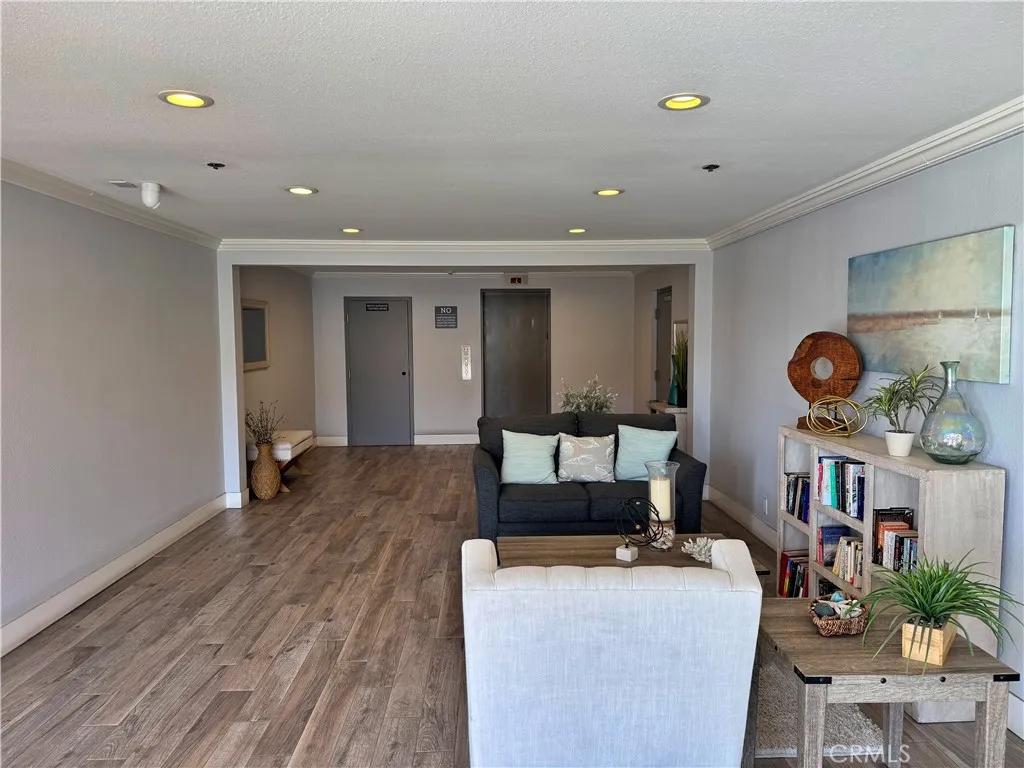 Additional image 39 of 230 S Catalina Avenue Unit 107, Redondo Beach, CA 90277
