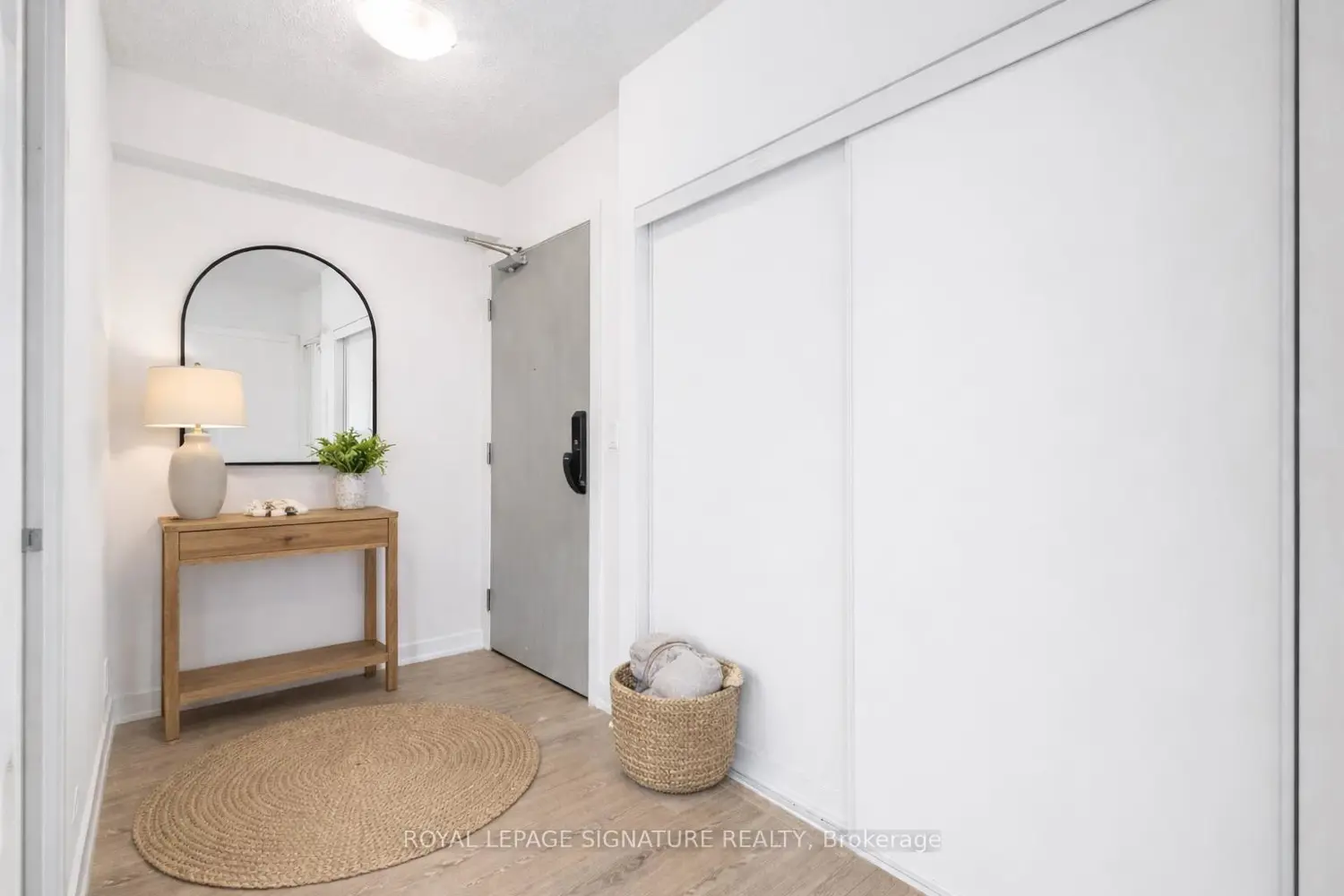 Additional image 2 of 3200 Dakota Common B404