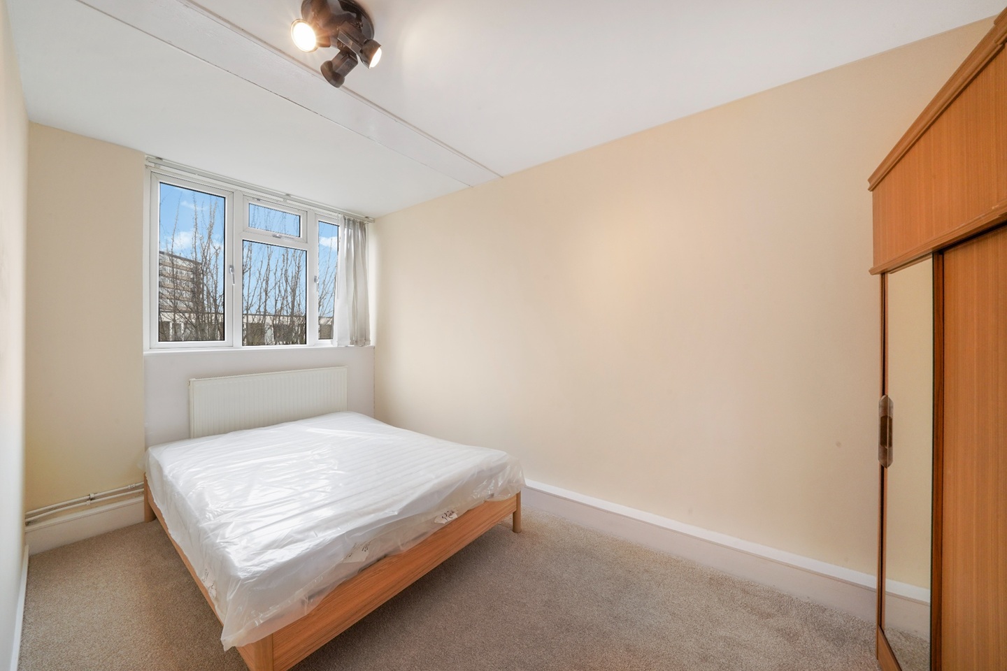 Additional image 3 of 3 Bed Flat, Rowstock Gardens, N7, N1 7GU