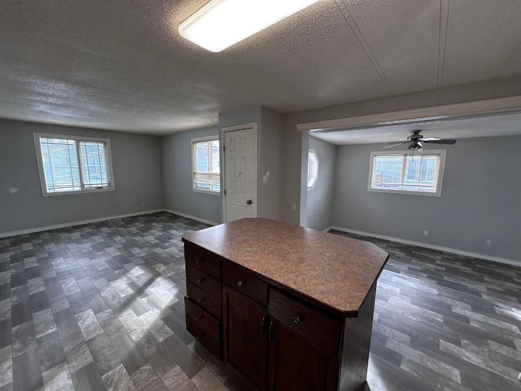 Additional image 2 of 8-5103 61 Avenue, Olds, AB, T4H1E6