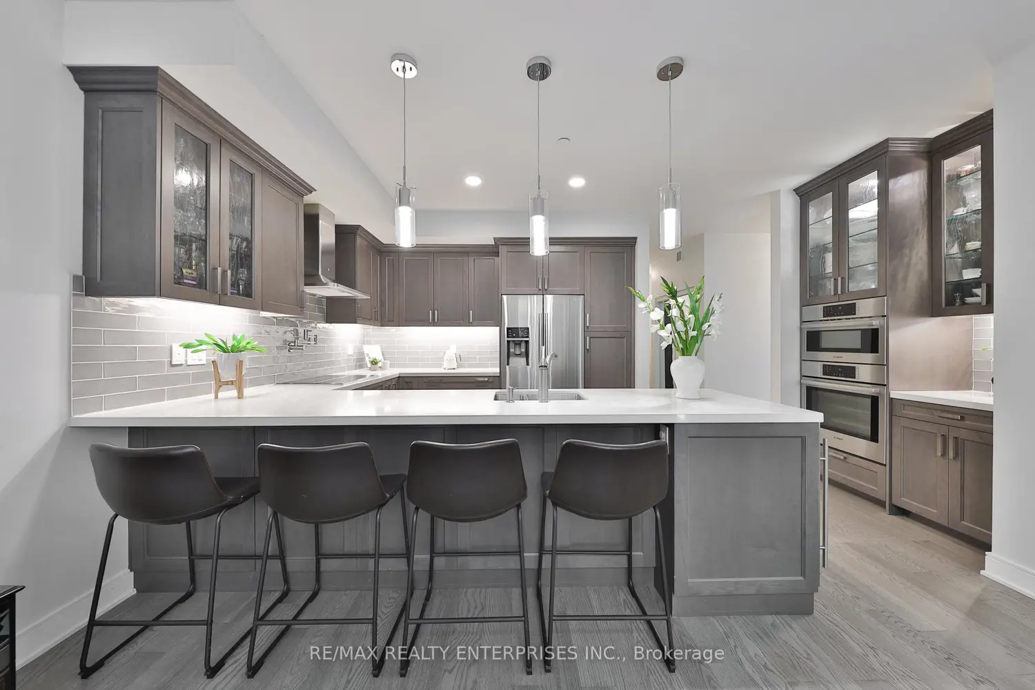 Additional image 7 of 1575 Lakeshore Road Gr17