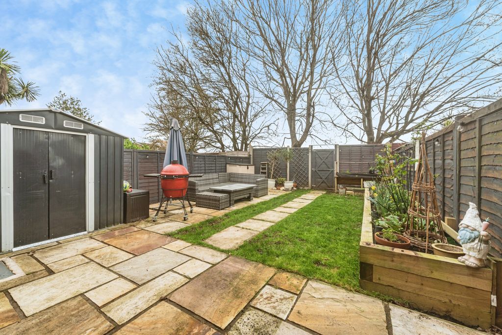 Additional image 4 of 2 bed semi-detached house for saleAlston Mews, Thatcham RG19