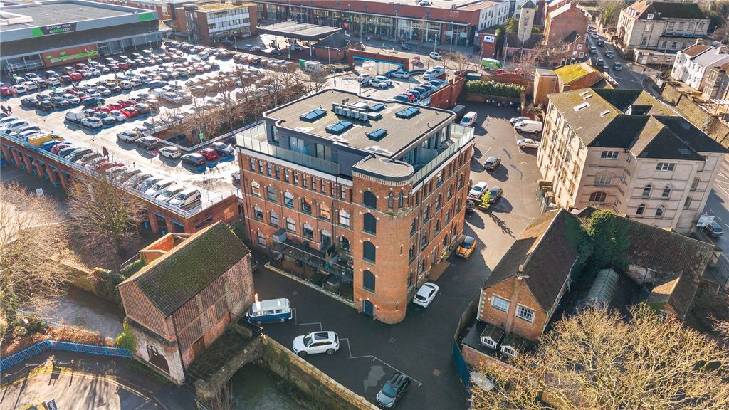 3 bed flat for saleClarks Mill, Trowbridge BA14