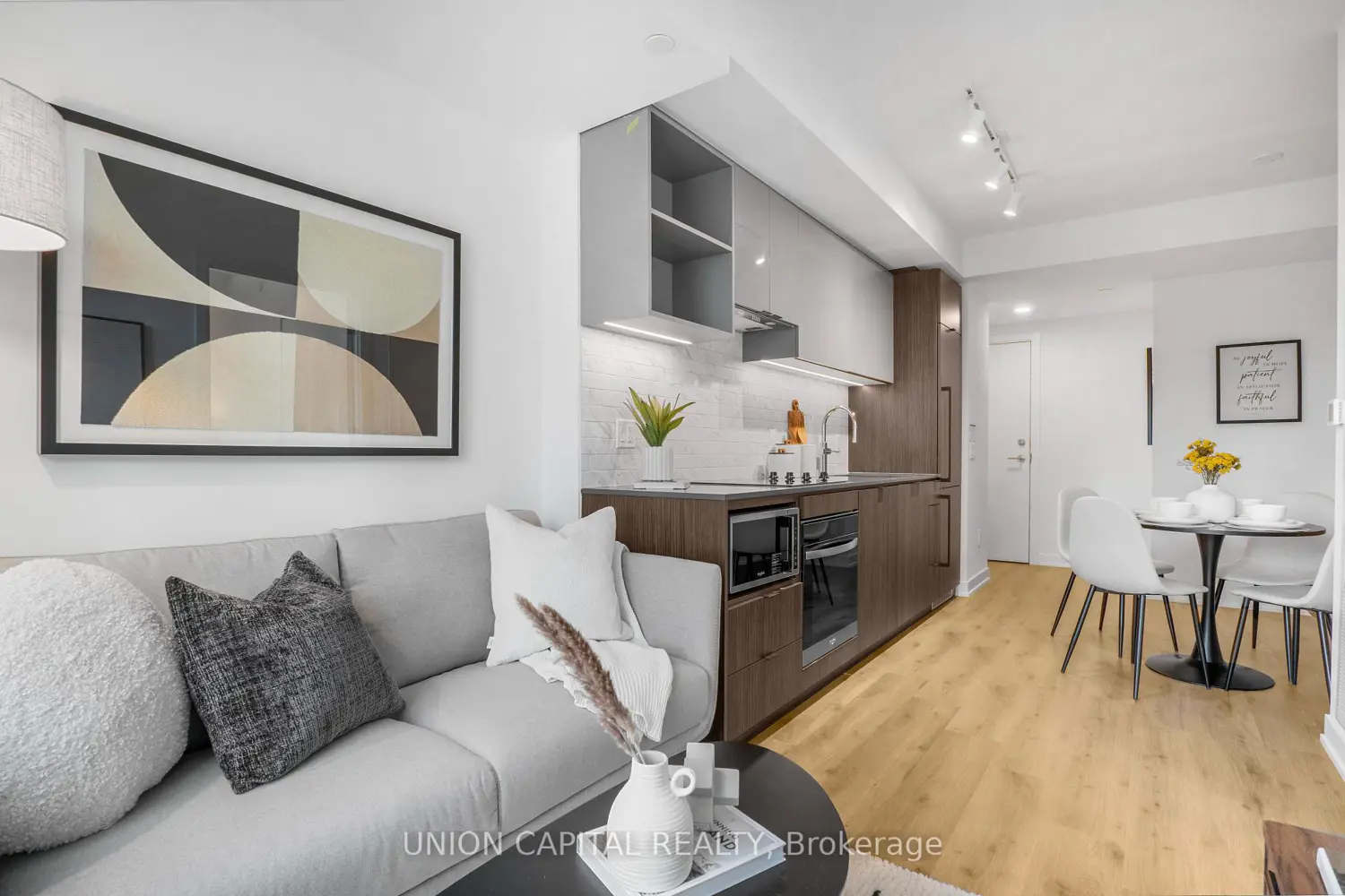 Additional image 5 of 252 Church Street 1801