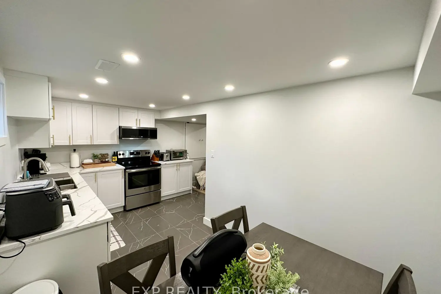 Additional image 13 of 44 Sherry Lane