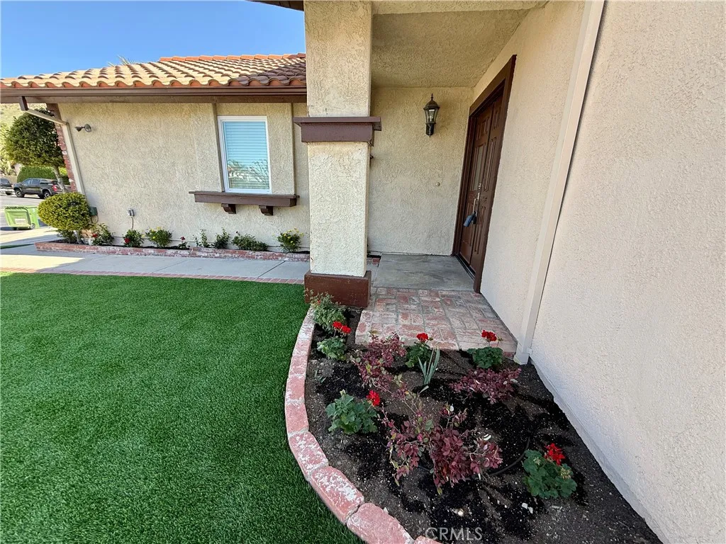 12044 Shadow Ridge Way, Northridge, CA 91326