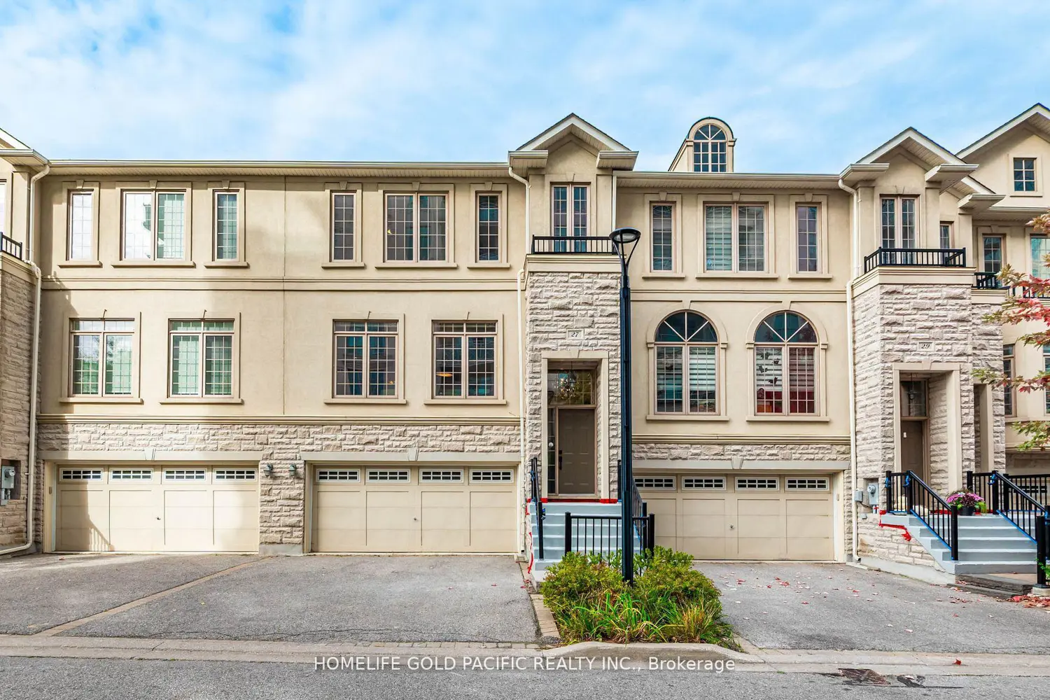 27 Bloorview Place