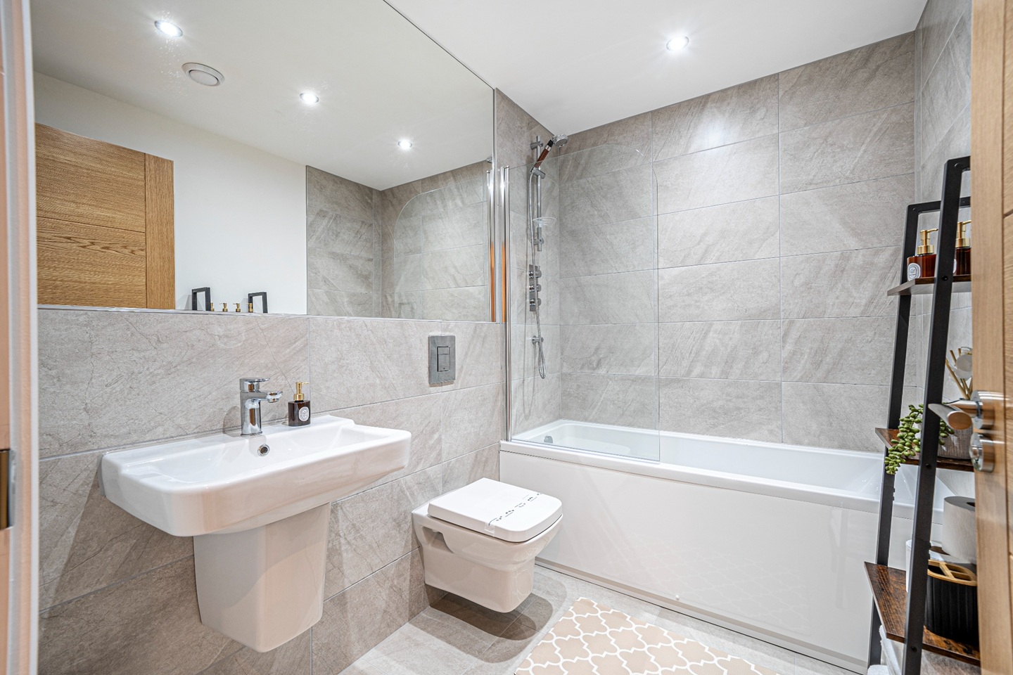 Additional image 7 of 2 Bed Flat, Leeds City Center, LS9, N1 7GU