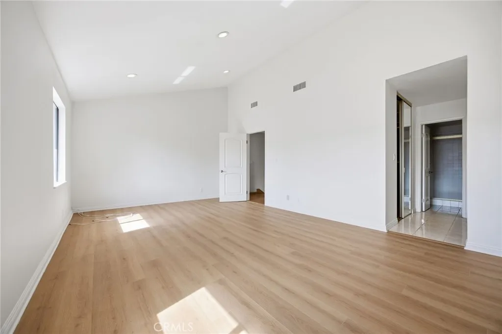 Additional image 56 of 12358 Moorpark St Unit 5, Studio City, CA 91604