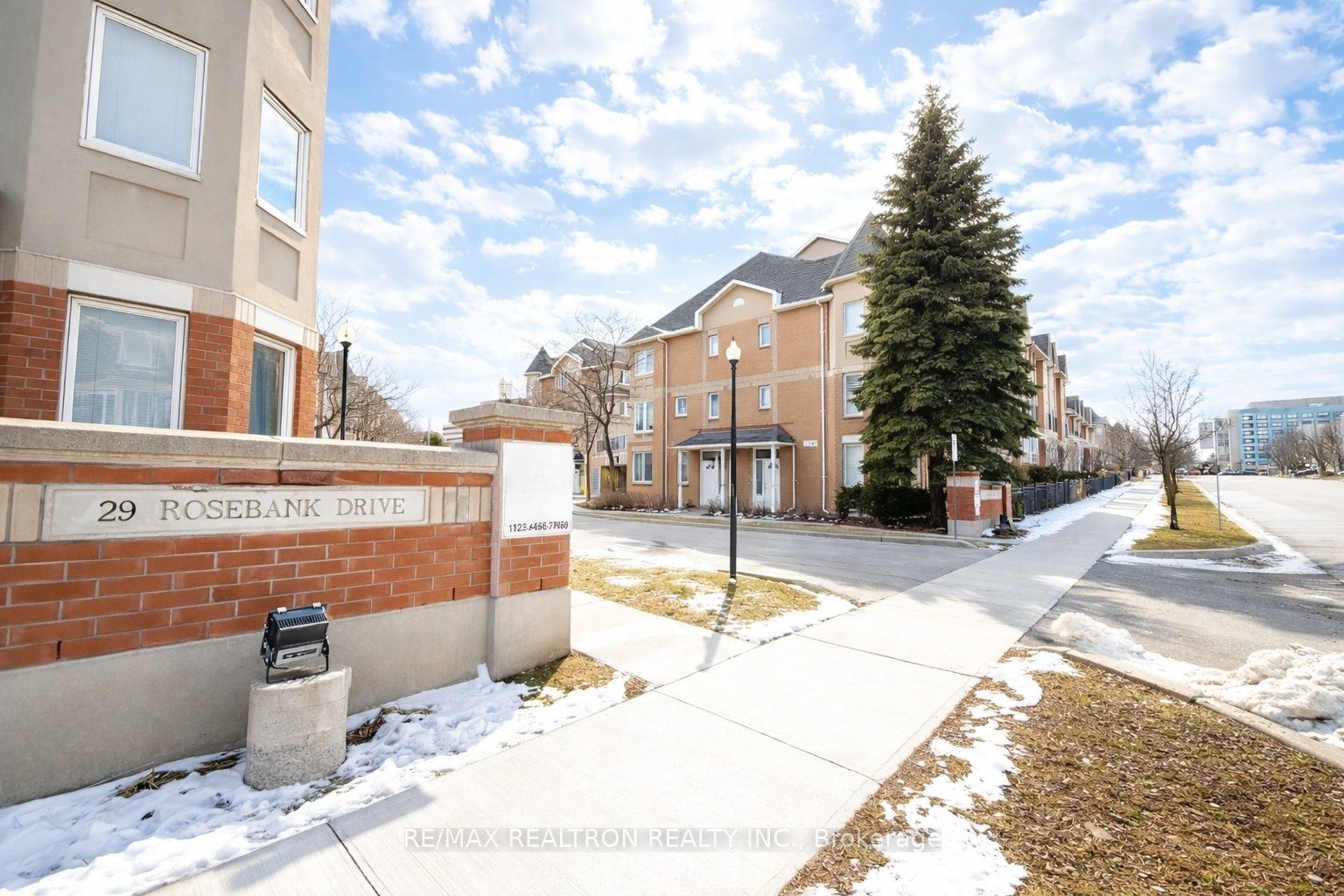 201-29 Rosebank Drive, Toronto, ON, M1B 5Y7