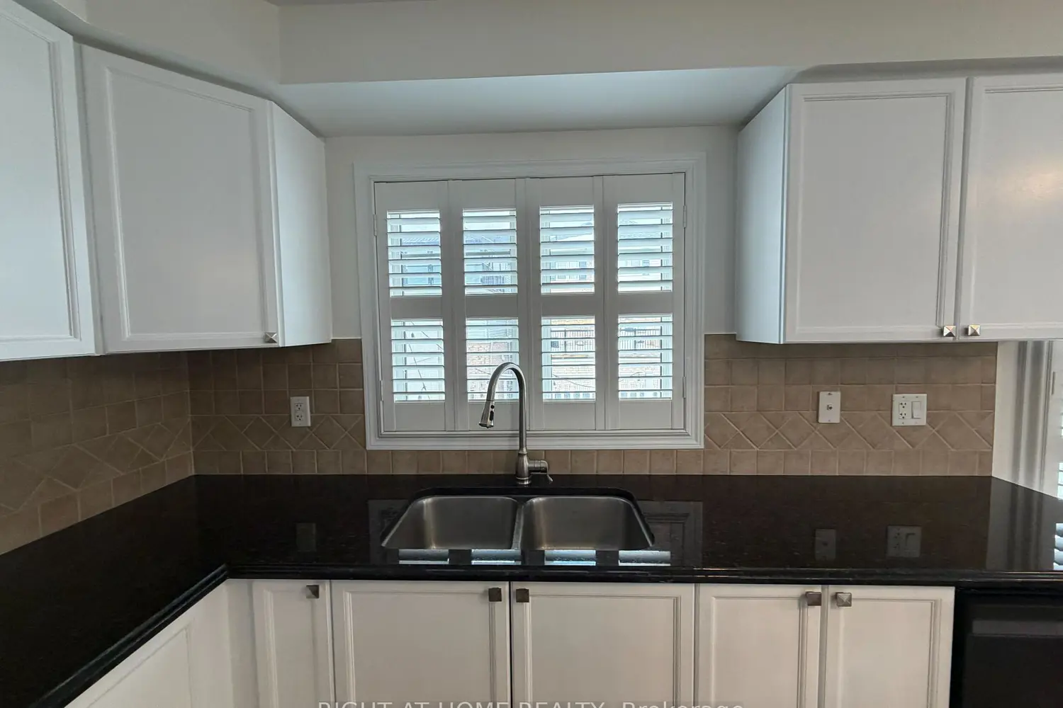 629 Scott Boulevard photo 5