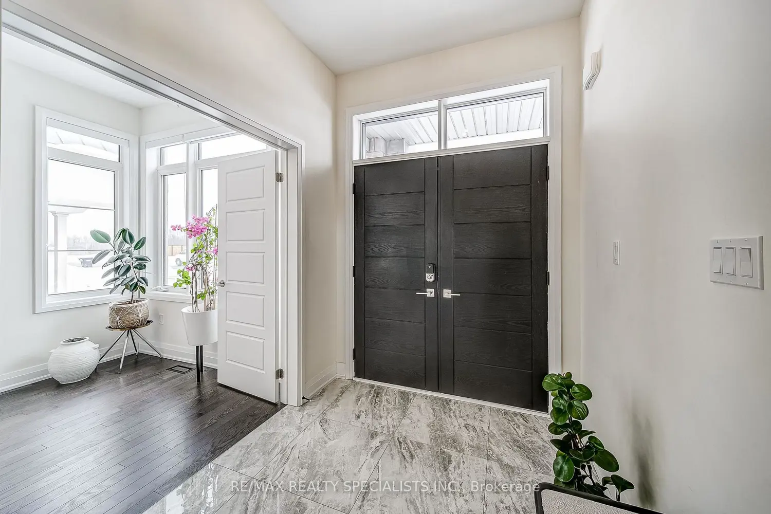 146 Jonkman Boulevard photo 2
