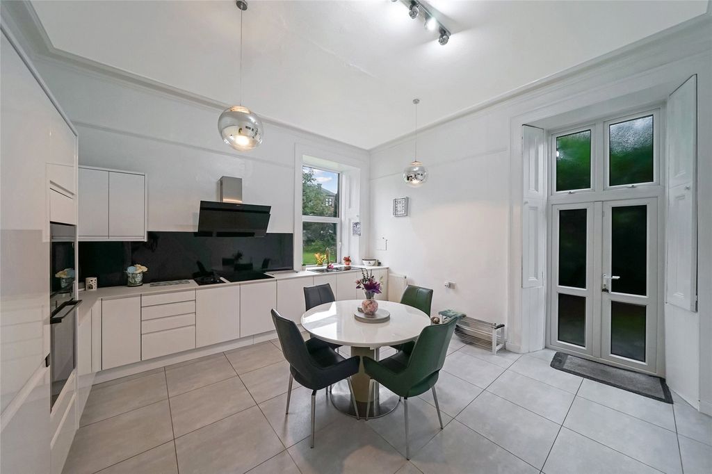 Additional image 10 of 6 bed detached house for salePark Avenue, Tillicoultry, Clackmannanshire FK13