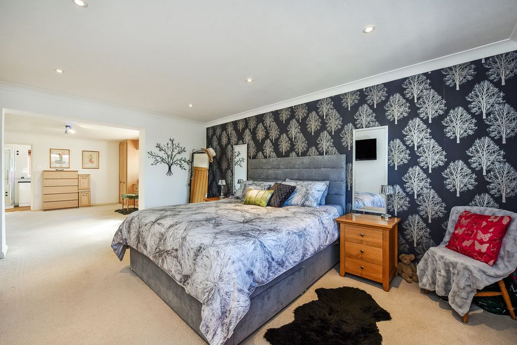 Additional image 11 of 5 bed property for saleGomeldon, Salisbury SP4