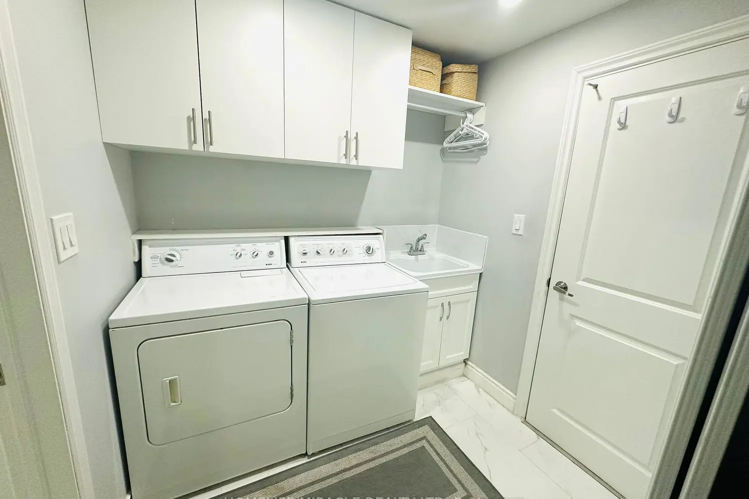 28 Peachwood Crescent