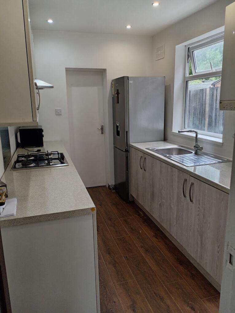 Additional image 13 of Warwards Lane - 4 bed, Selly Oak, West Midlands, B29