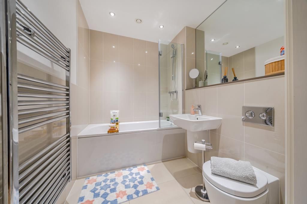 Additional image 15 of 2 bed flat for saleNewbury Racecourse, Berkshire RG14