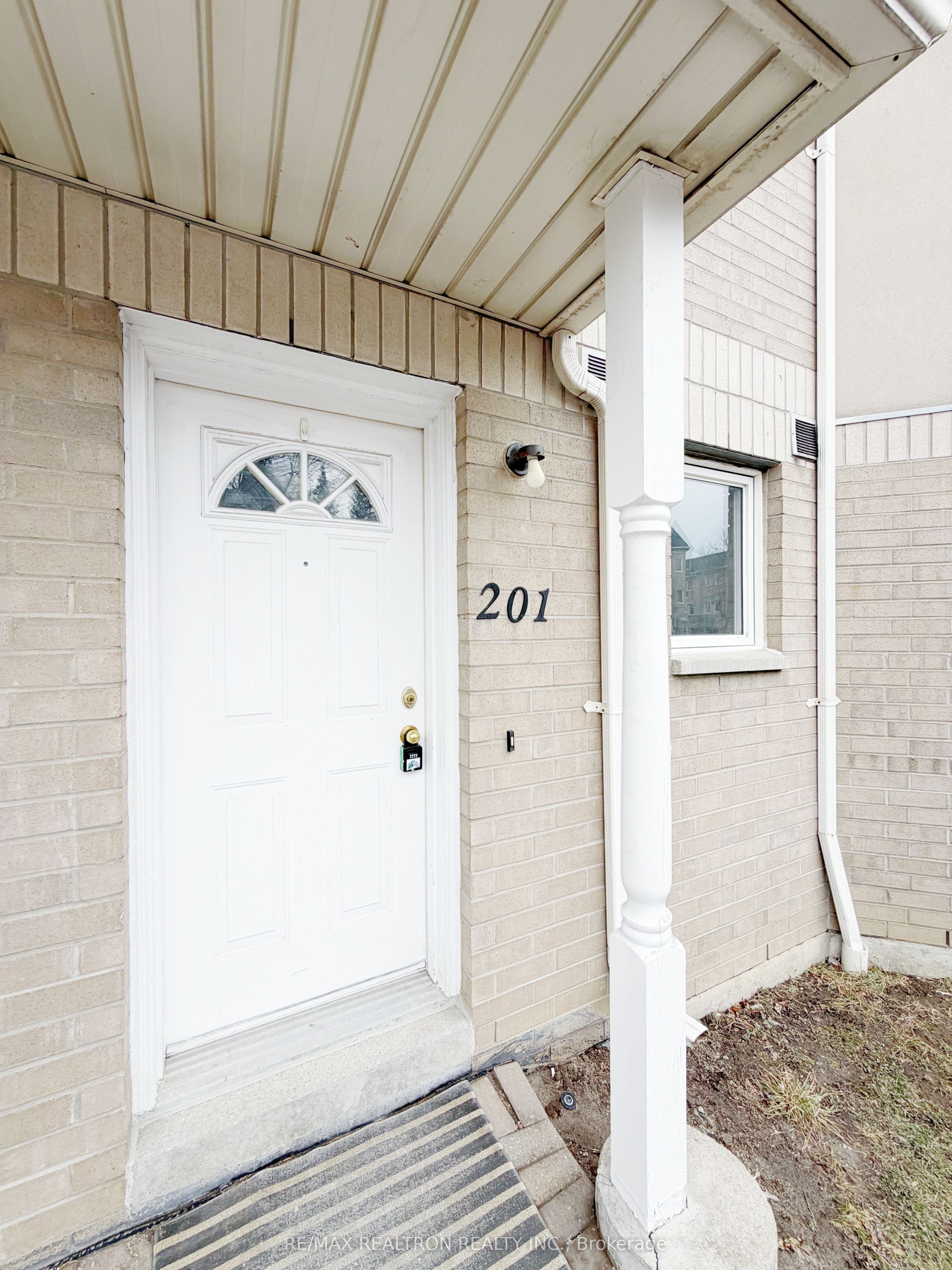 Additional image 3 of 201-29 Rosebank Drive, Toronto, ON, M1B 5Y7