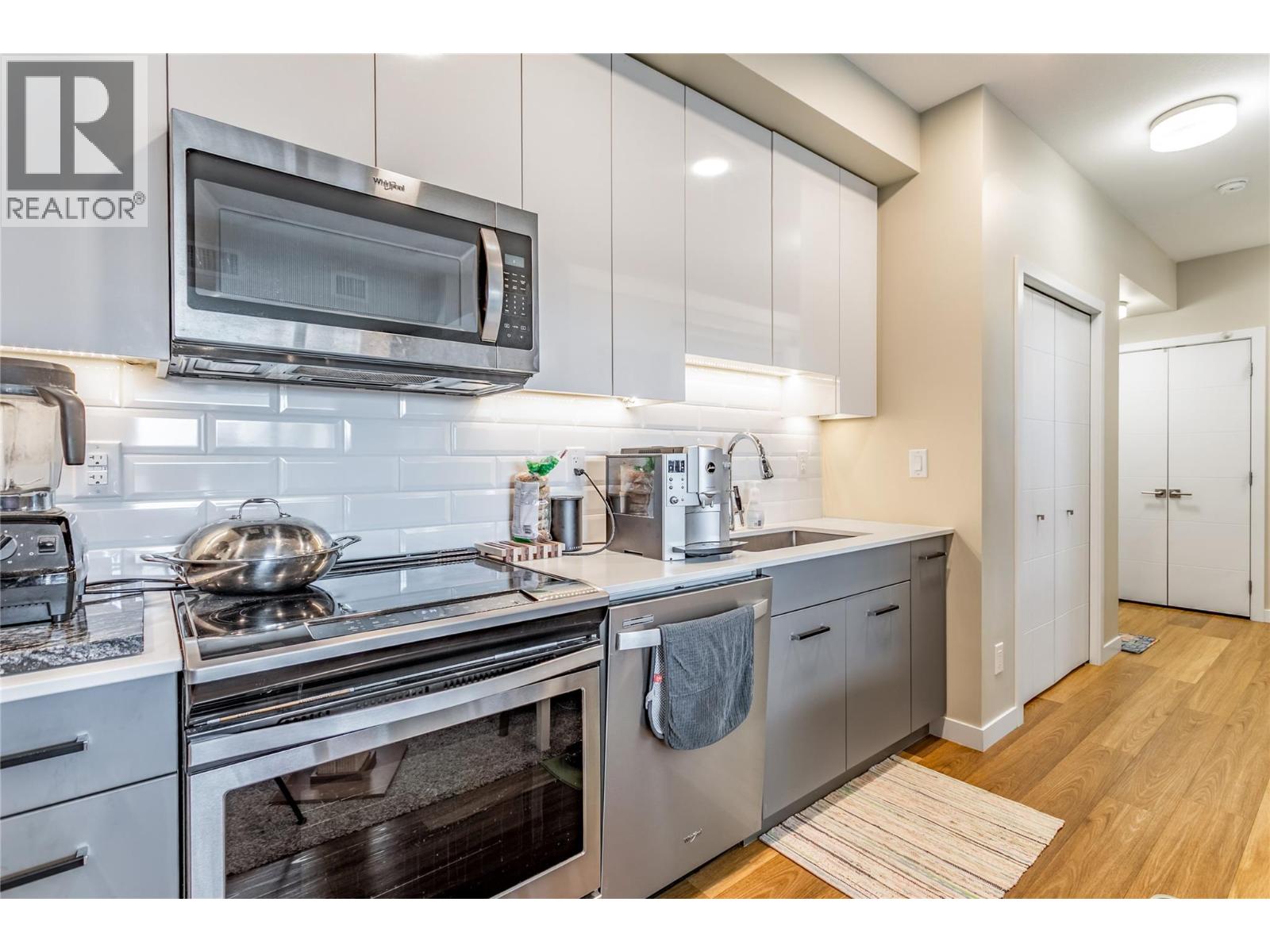 515-722 Valley Road, Kelowna, BC, V1V2E6