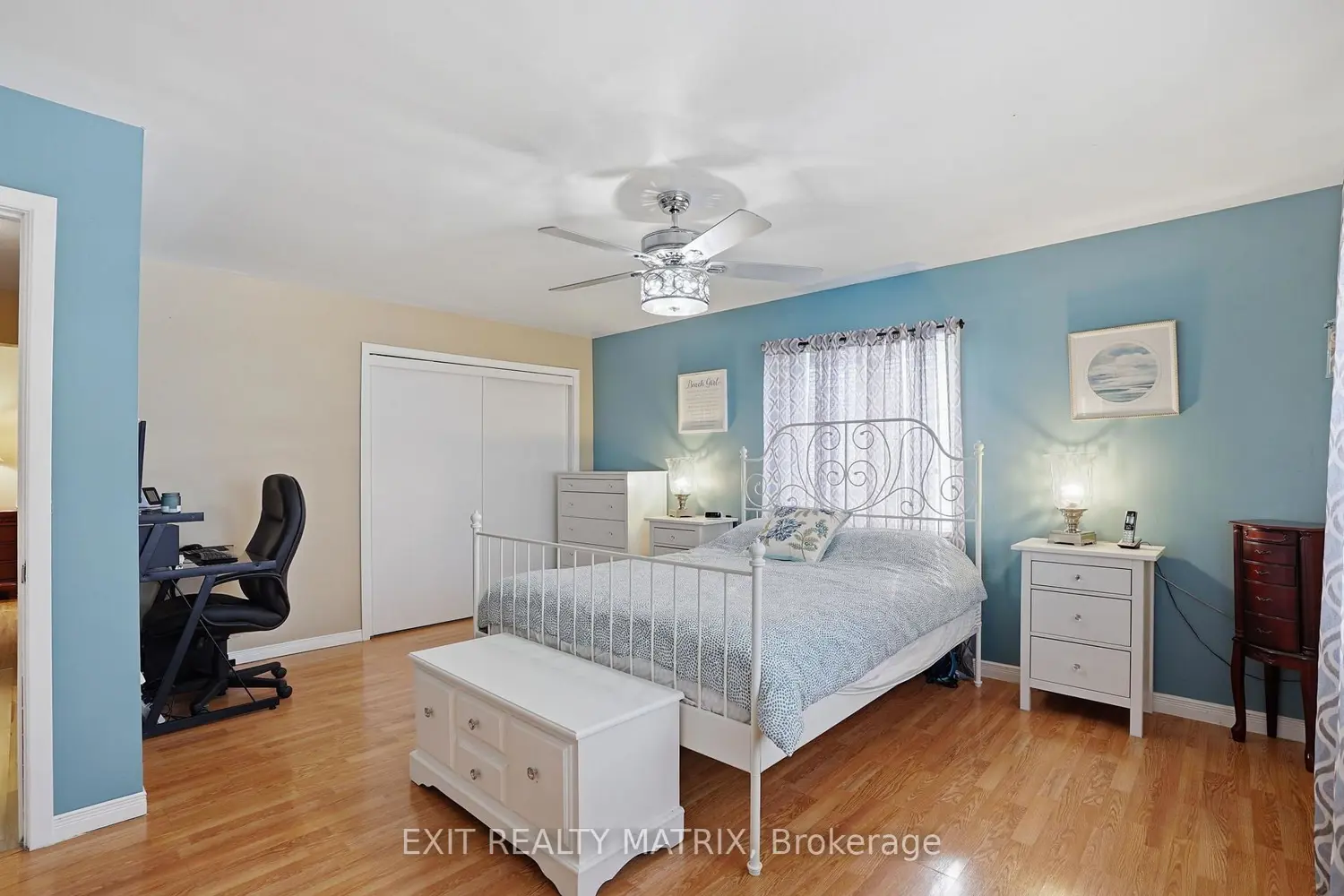 Additional image 8 of 1691-1695 Saint-Laurent Street