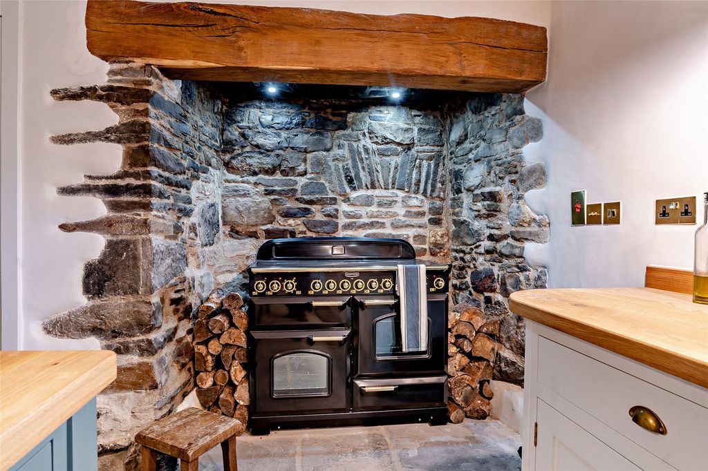 Additional image 10 of 5 bed detached house for saleFolland Road, Glanamman, Ammanford, Carmarthenshire SA18