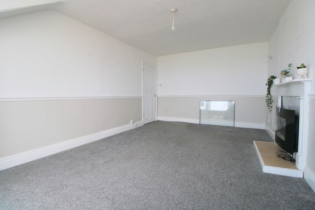 Additional image 7 of 2 bed flat for sale14 Marine Drive, Rhyl LL18