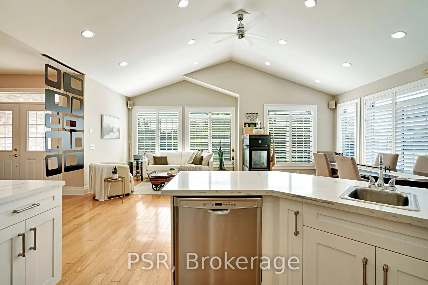 Additional image 15 of 2884 Sunnydale Lane