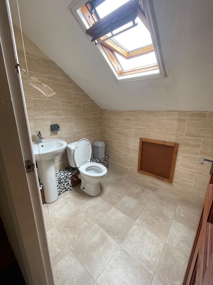 Additional image 2 of Room in a Shared House, Haddon Road, LS4, LS4 2JE
