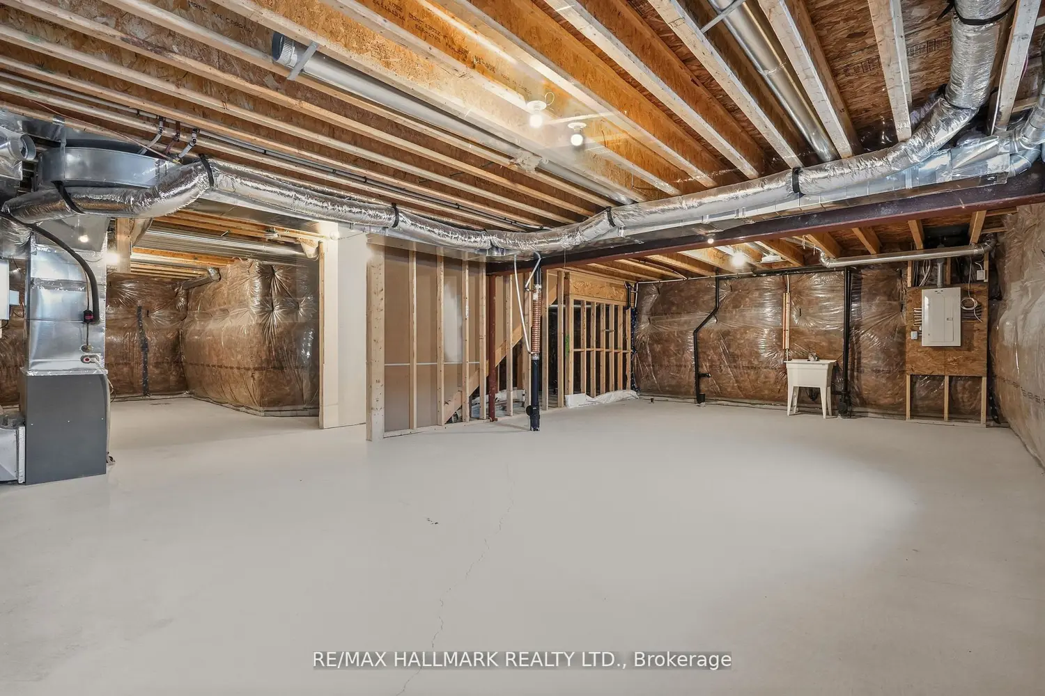 Additional image 20 of 618 Newlove Street