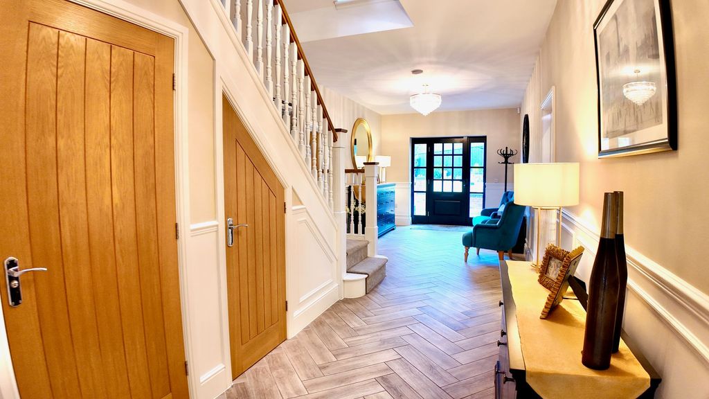 Additional image 18 of 5 bed detached house for saleOak Tree Rise, Newbridge NP11