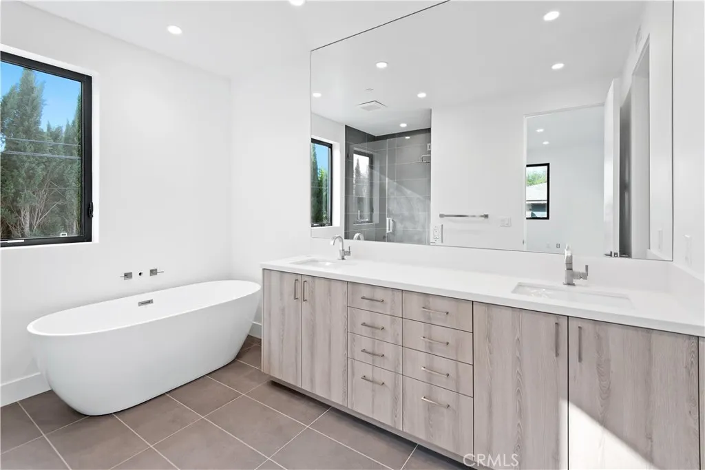 Additional image 28 of 12300 Oxnard Street Unit 3, North Hollywood, CA 91606