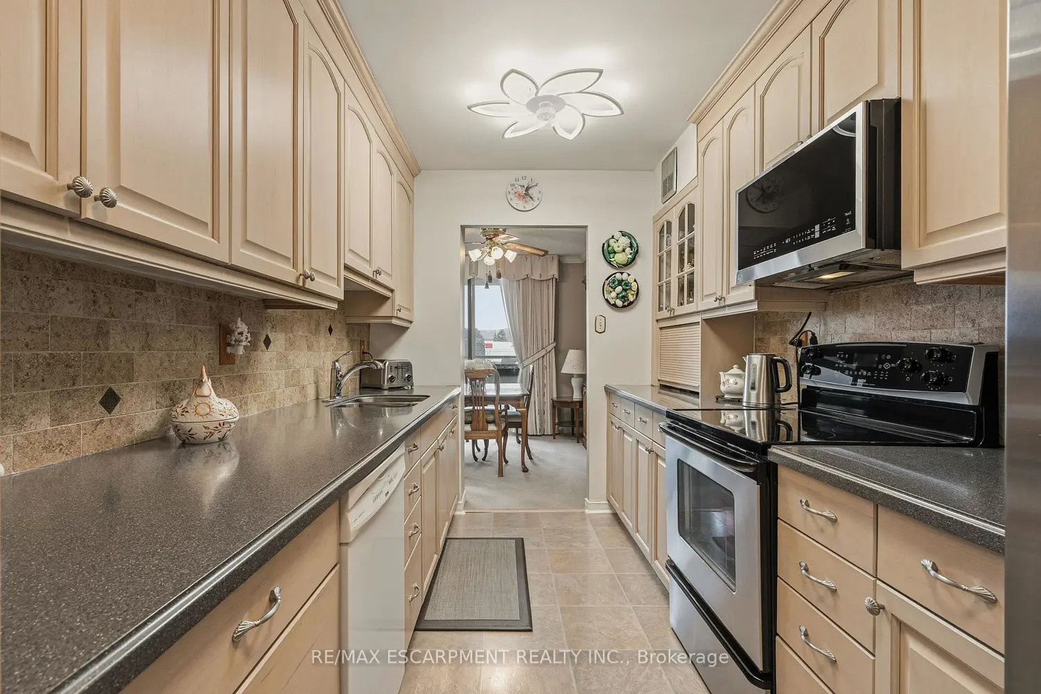 Additional image 2 of 2055 Upper Middle Road 407