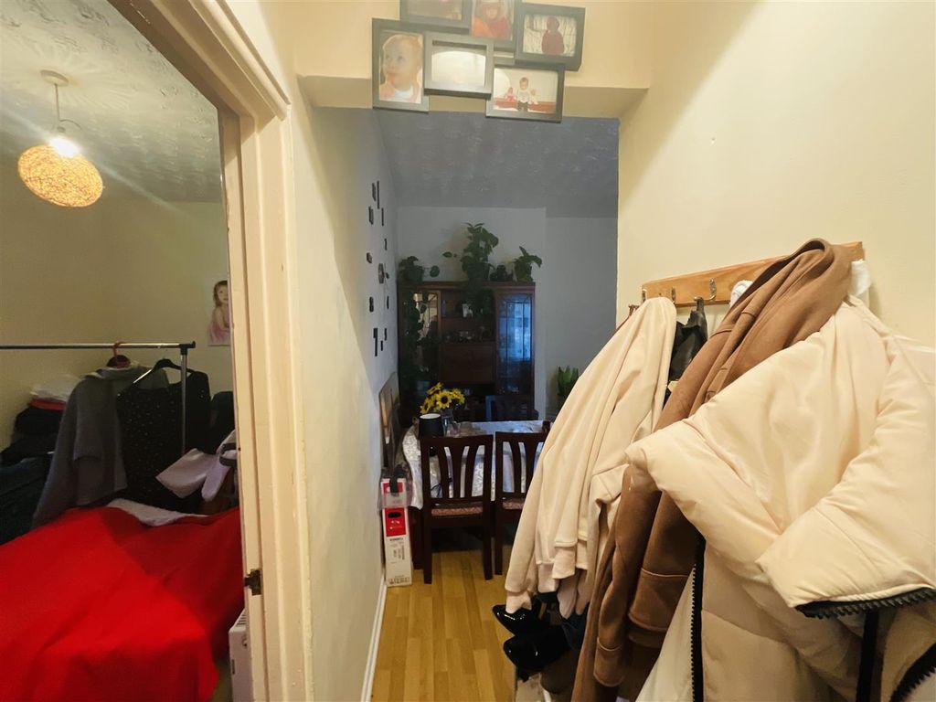 Additional image 4 of 3 bed flat for saleGilbert Road, Llanelli SA15
