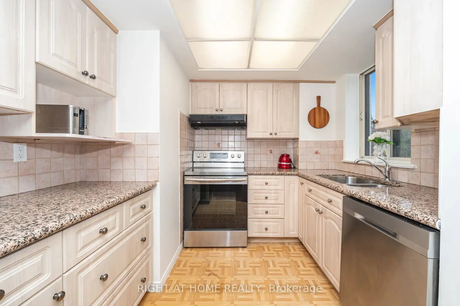 Additional image 16 of 1360 Rathburn Road 208