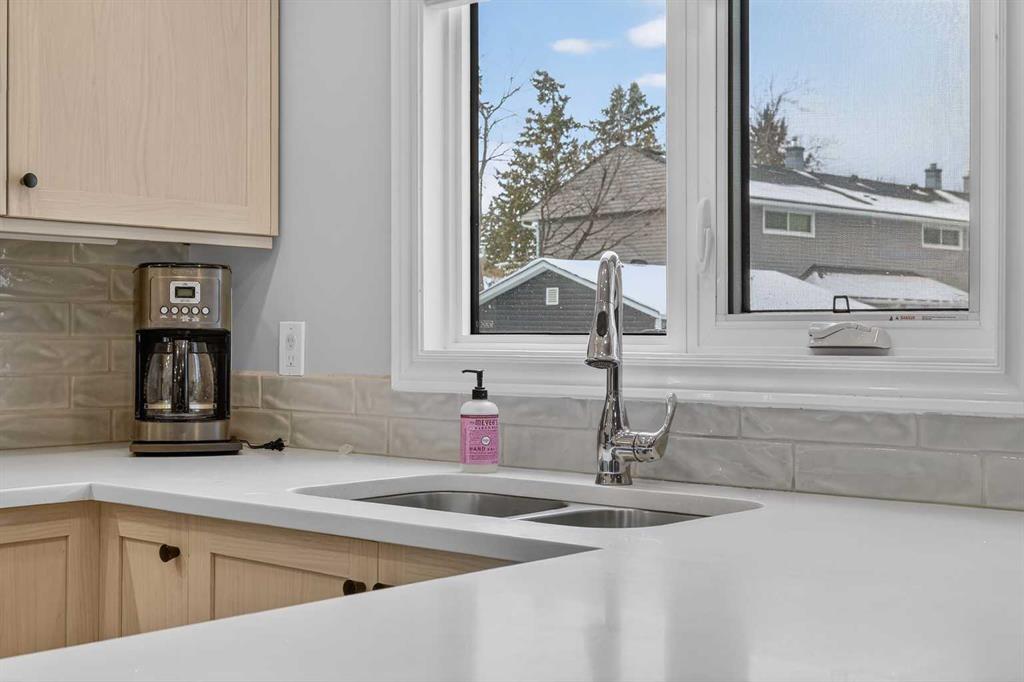 Additional image 6 of 563 Regal Park NE, Calgary, AB, T2E 0S6