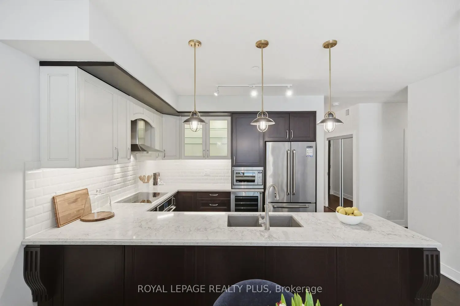 1575 Lakeshore Road 117 photo 4