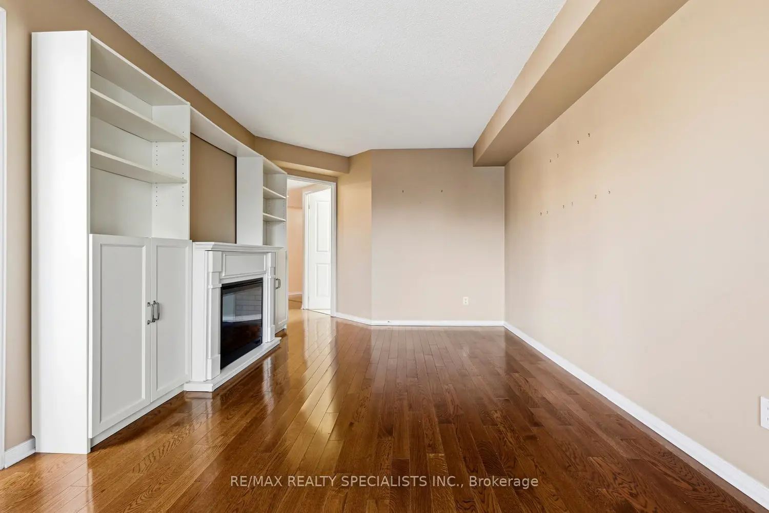 Additional image 10 of 1800 The Collegeway 304