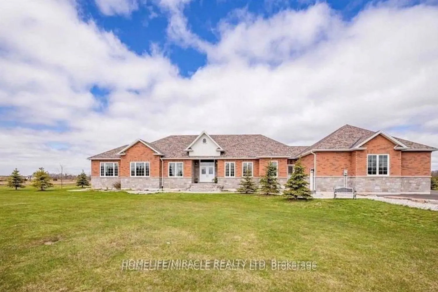 8480 Simcoe County Road 1 photo 2