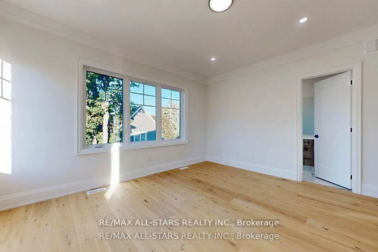 Additional image 9 of 50 Third Avenue
