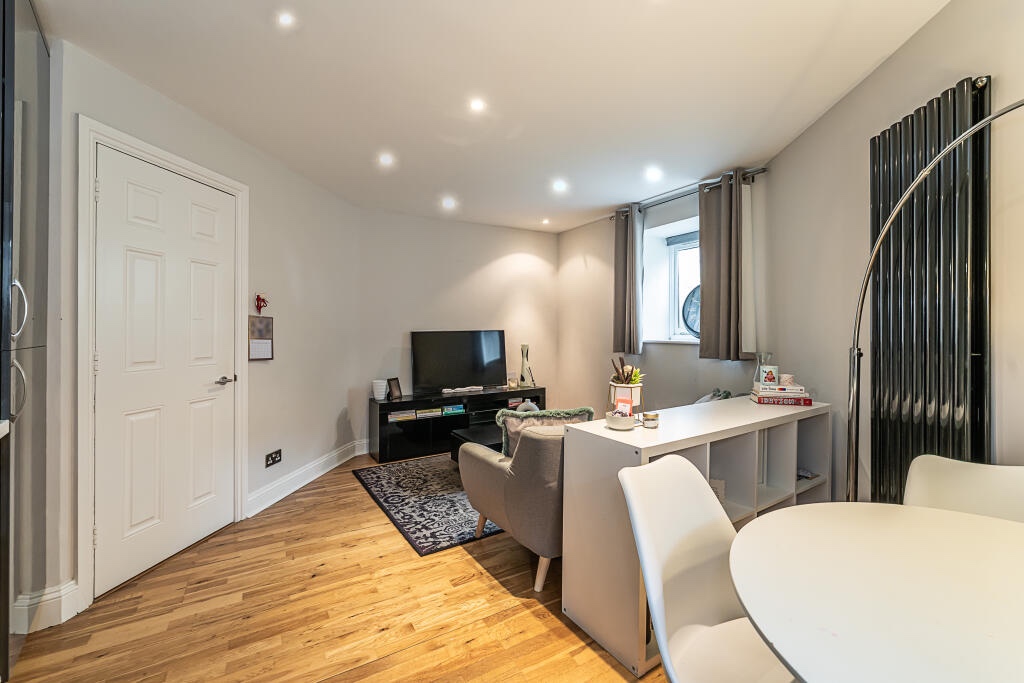 Additional image 7 of 1 Bed Flat, Lyham Road, SW2, N1 7GU