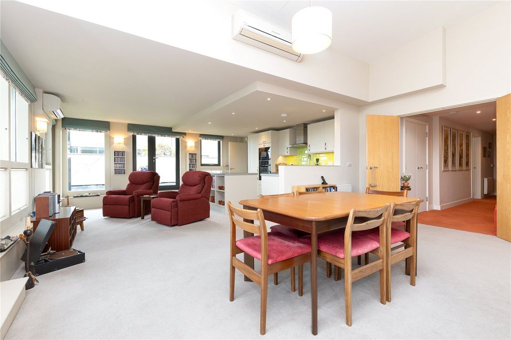 3 bed flat for saleRiverside Place, Cambridge, Cambridgeshire CB5 photo 3