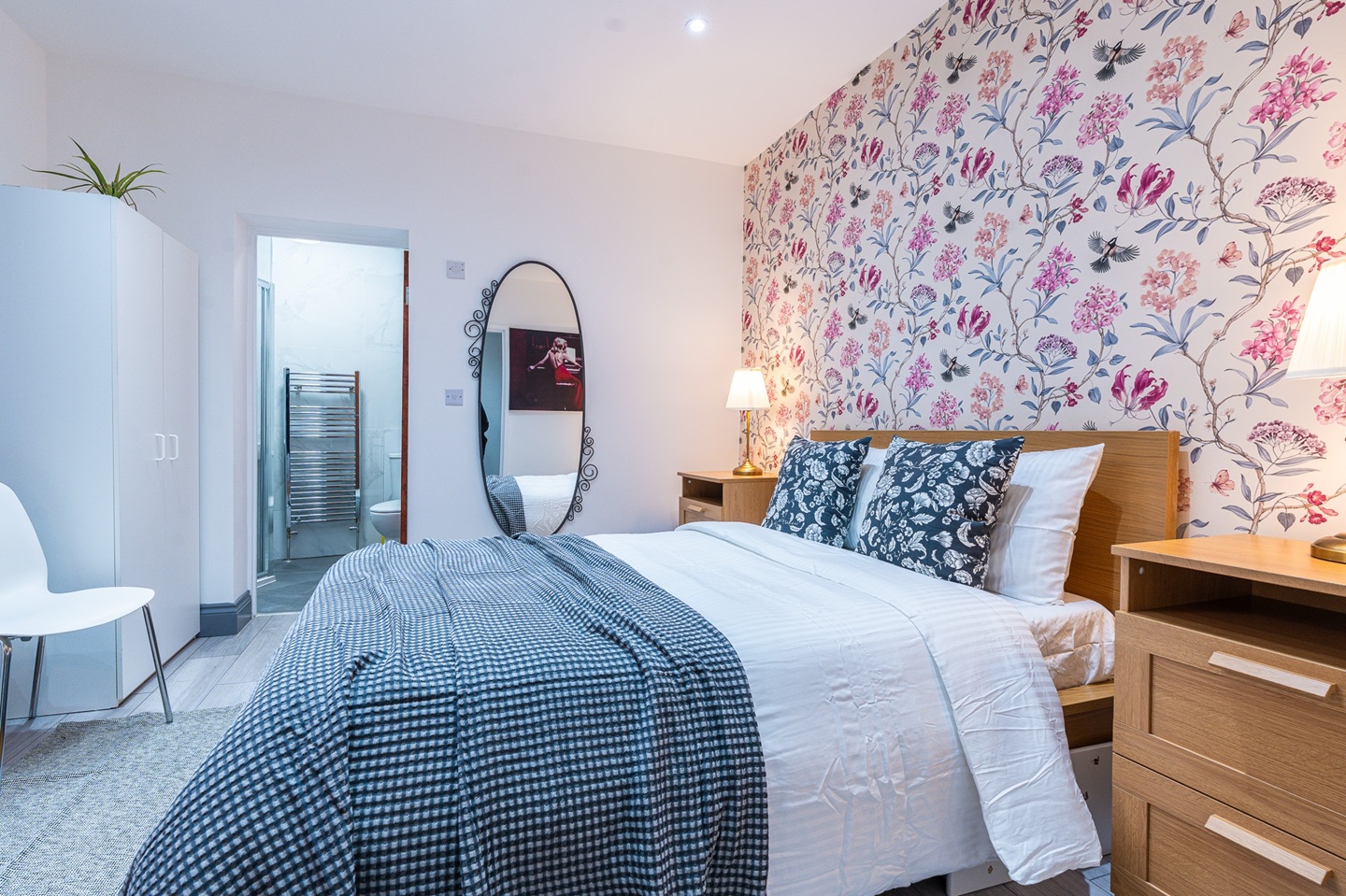 Additional image 2 of 3 Bed Flat, North End Road, W14, N1 7GU