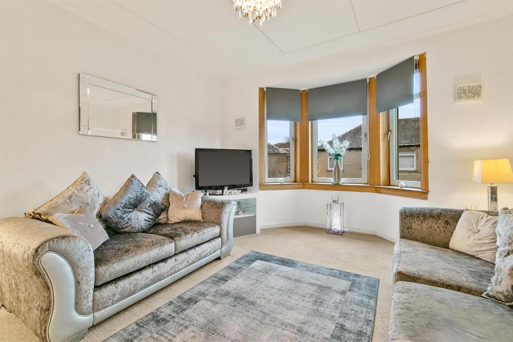 2 bed flat for salePark Avenue Dumbarton G82 photo 2