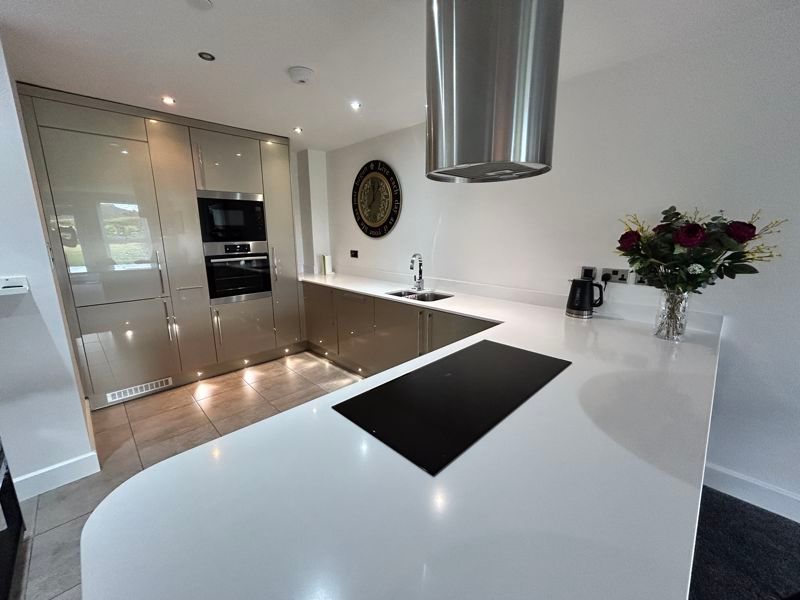 Additional image 6 of 3 bed flat for sale35 Pwllycrochan Avenue, Colwyn Bay LL29