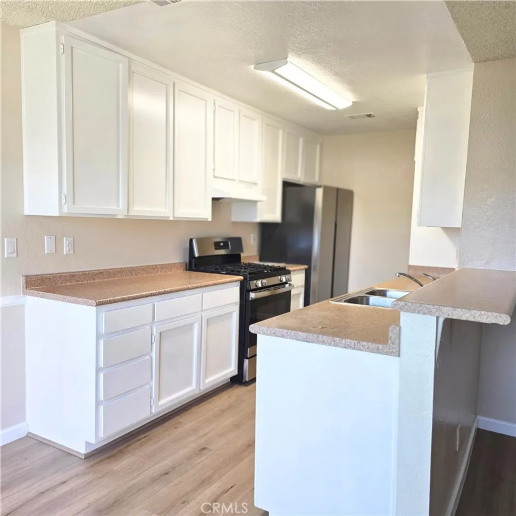 521 W Dunton Ave, Orange, CA 92865 photo 5