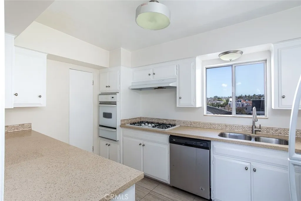 Additional image 10 of 310 Dahlia Place Unit B, Corona Del Mar, CA 92625