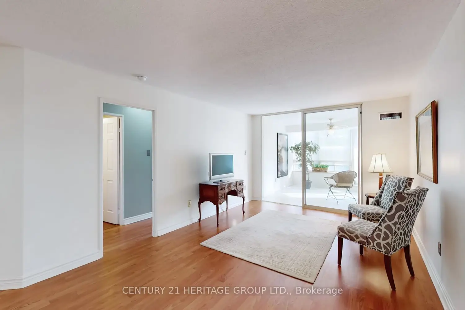8501 Bayview Avenue 418 photo 4